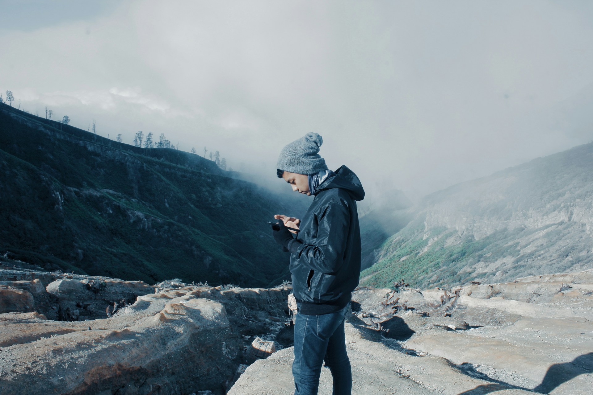 aprillio-biantara-nxzllrhhsF4-unsplash